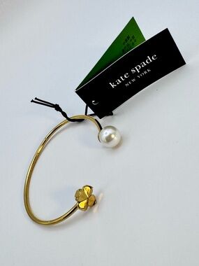 Kate Spade New York Spade Flower Pearl Cuff Gold Tone Bracelet NWT